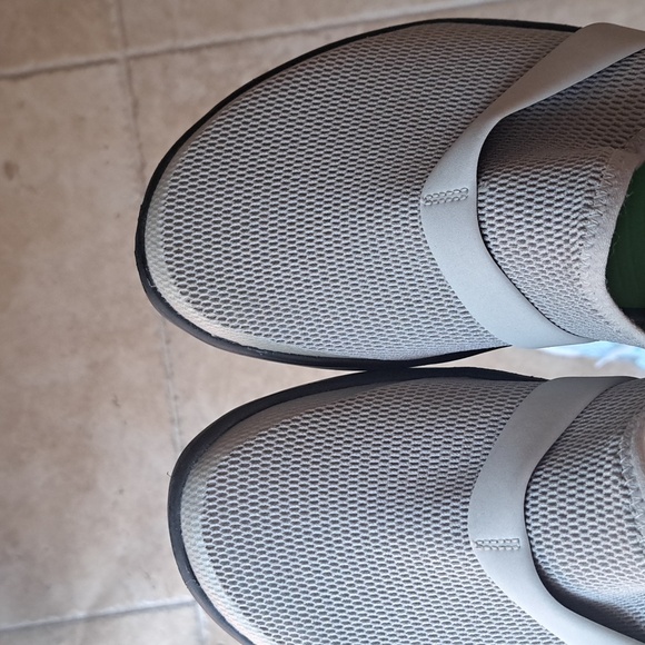 Oofos OOmg stretch slip on shoe grey women sz9 Excellent - Picture 8 of 10